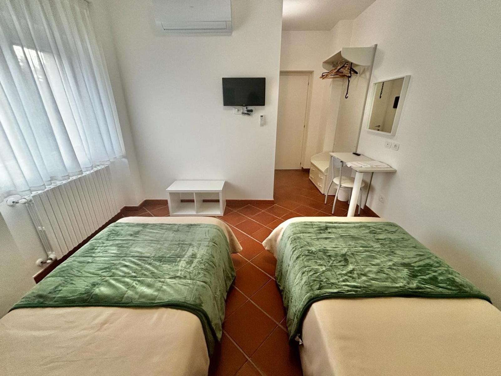 La Nuova Dimora B&B LʼAquila Buitenkant foto
