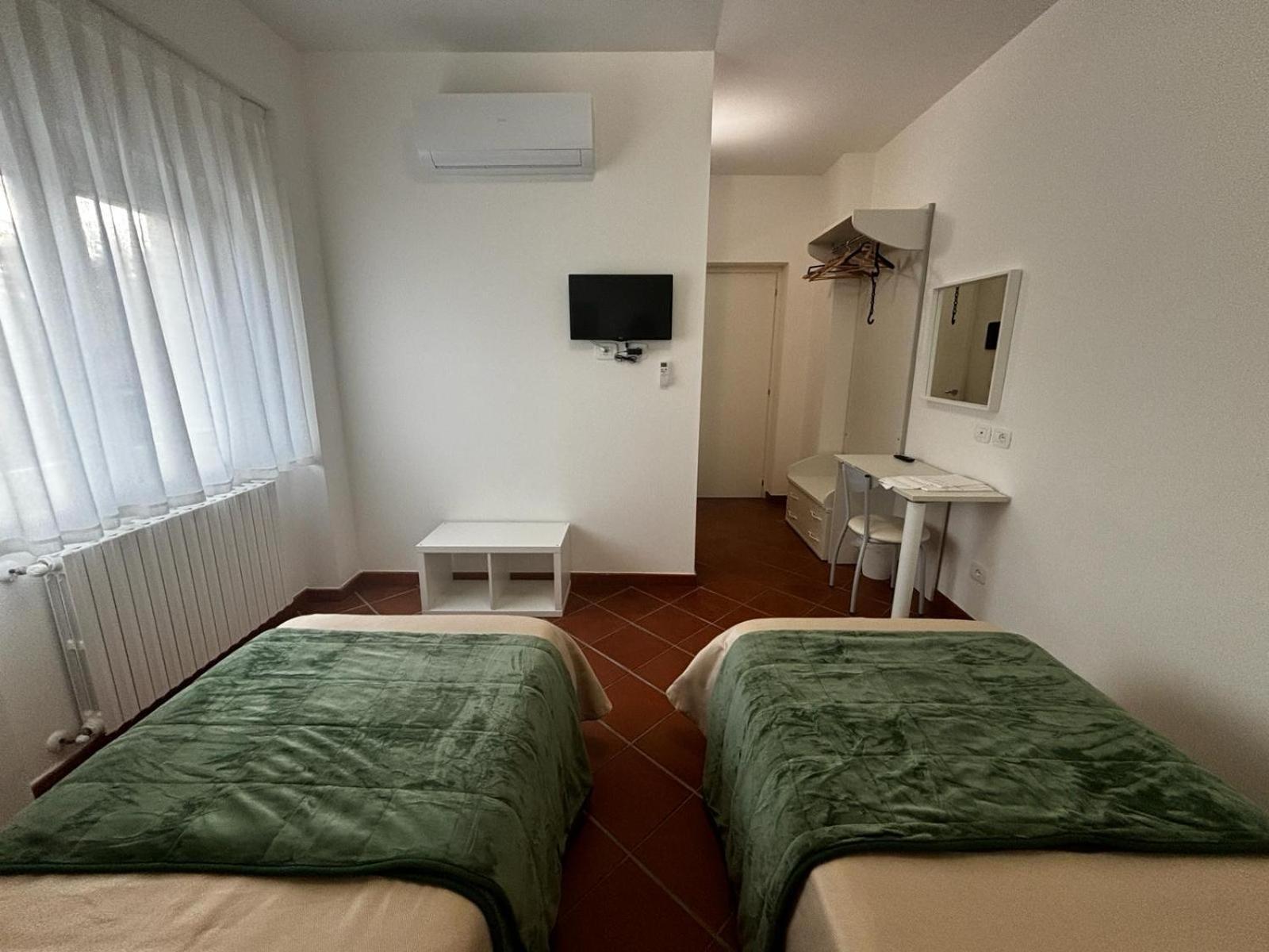 La Nuova Dimora B&B LʼAquila Buitenkant foto